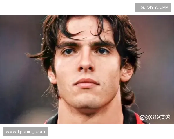 探寻足球界的传奇人物13号背后的明星故事与成就分析